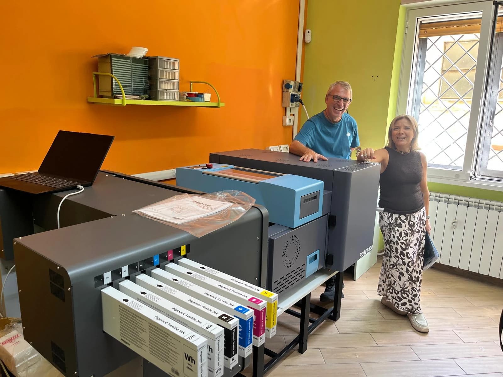 Roland VersaSTUDIO BY2-20 con shaker RDTFS-500 installata presso ABC della Stampa a Roma